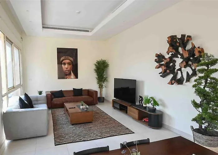 The Elegant Loft At Icon55 Compound